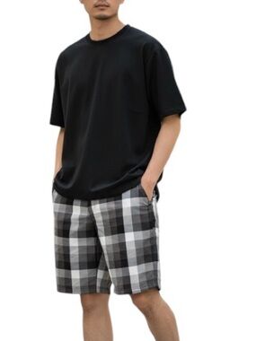 🍋 Lululemon Men’s Black/ White Check Casually Shorts